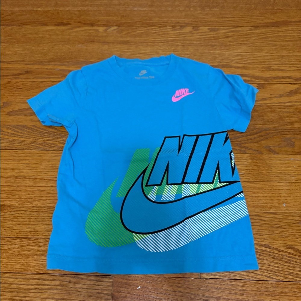 Nike Kids Blue Graphic T-Shirt Size Large 6-7